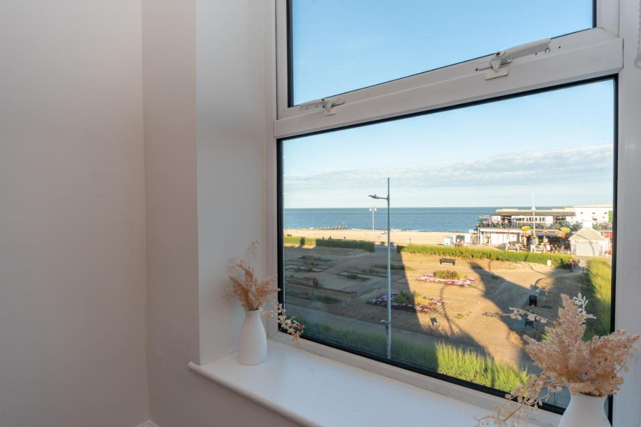 Sea Views Modern Two Bedroom Apartment Lowestoft Extérieur photo